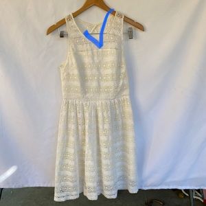 BB Dakota Lace Cream Dress size 4